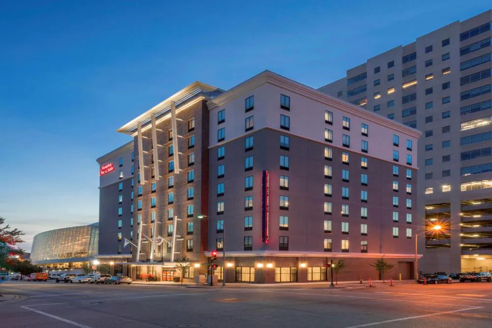 Hampton Inn & Suites Tulsa Downtown hotel hero