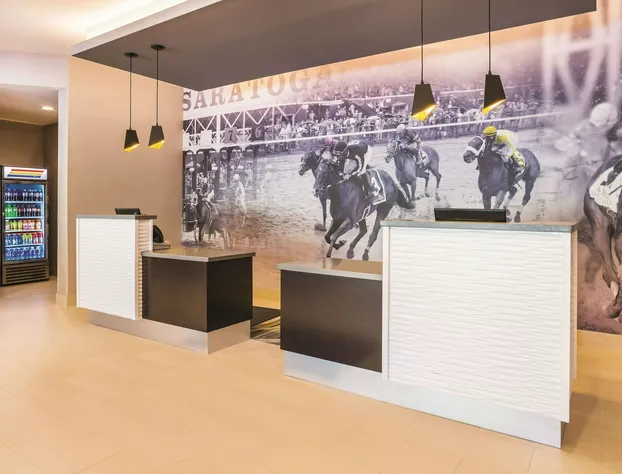 La Quinta Inn & Suites by Wyndham Clifton Park/Saratoga Area hotel detail image 2