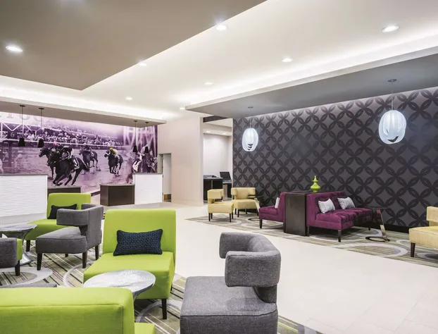 La Quinta Inn & Suites by Wyndham Clifton Park/Saratoga Area hotel detail image 3