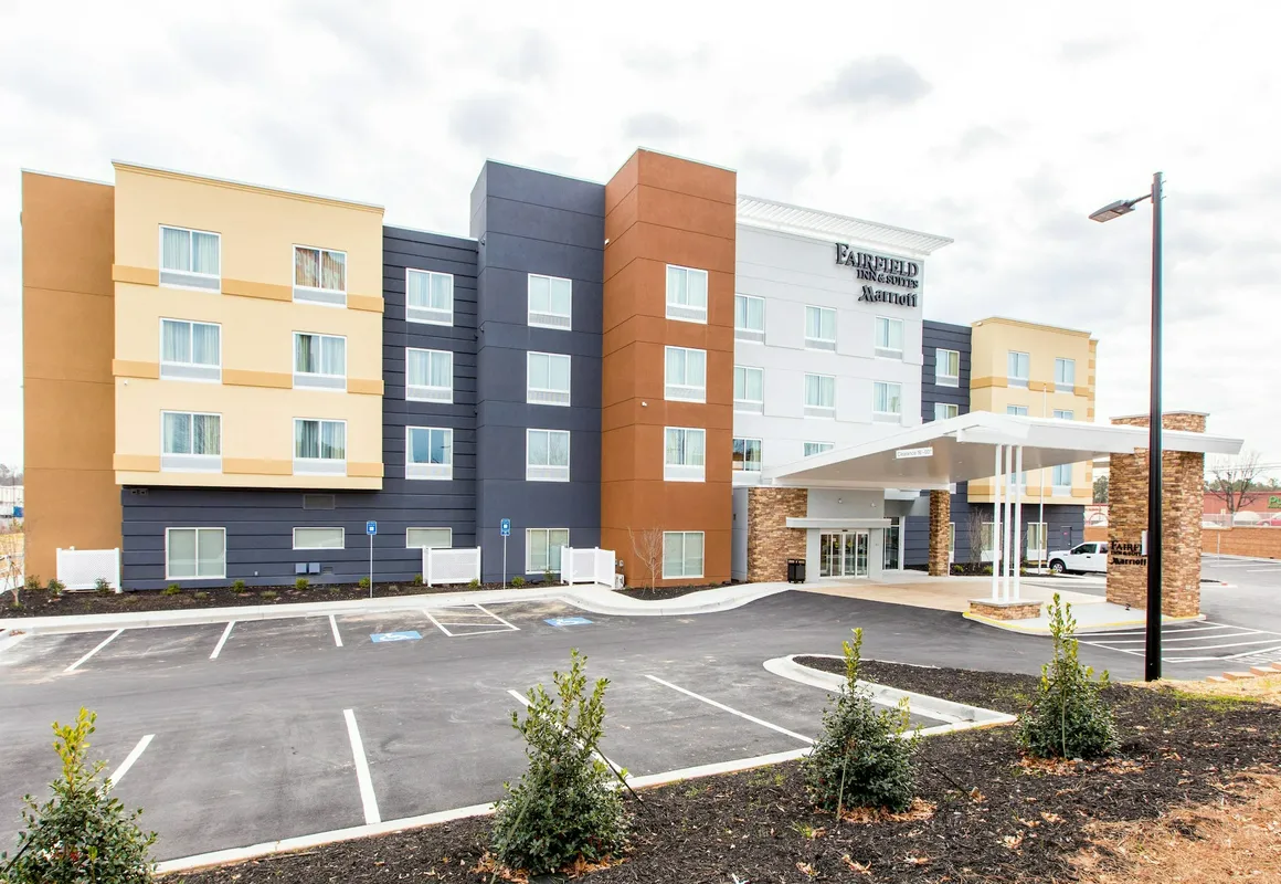 Fairfield Inn & Suites by Marriott Atlanta Acworth hotel hero