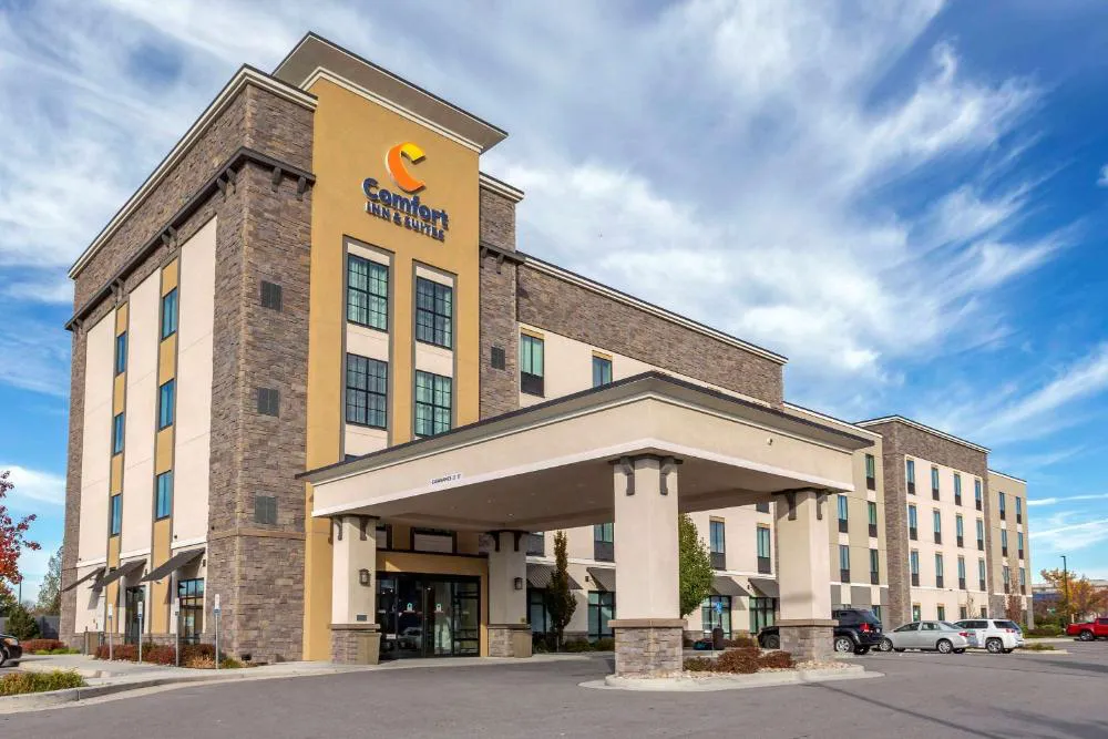 Comfort Inn & Suites Salt Lake City Airport hotel hero