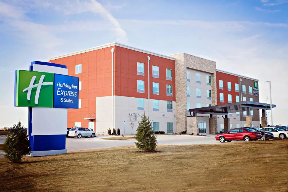 Holiday Inn Express & Suites Rantoul by IHG hotel hero