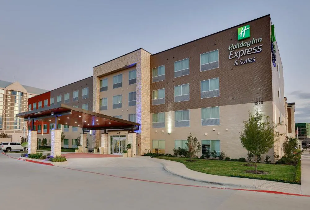 Holiday Inn Express & Suites Dallas NW - Farmers Branch by IHG hotel hero