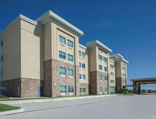 La Quinta Inn & Suites by Wyndham Kingsville hotel detail image 2