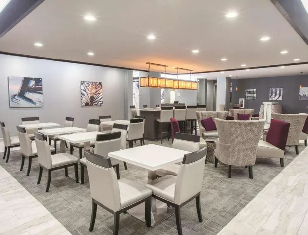 La Quinta Inn & Suites by Wyndham Kingsville hotel detail image 3