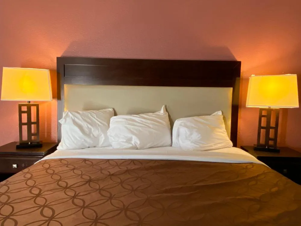 Express Inn hotel hero