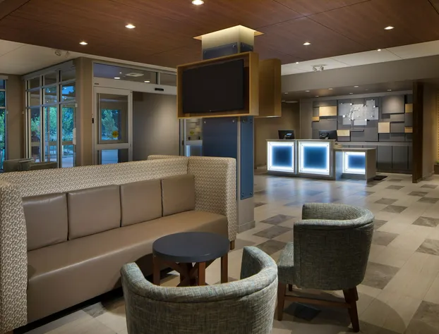 Holiday Inn Express & Suites Portland Airport - Cascade Stn by IHG hotel detail image 3