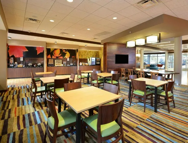 Fairfield Inn & Suites by Marriott Raleigh Capital Blvd./I-540 hotel detail image 3