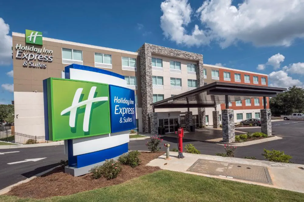 Holiday Inn Express & Suites Commerce by IHG hotel hero