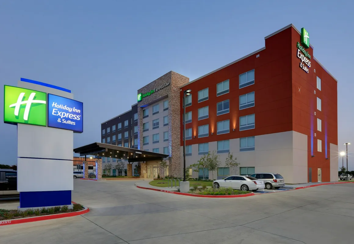 Holiday Inn Express & Suites Dallas NW HWY - Love Field by IHG hotel hero