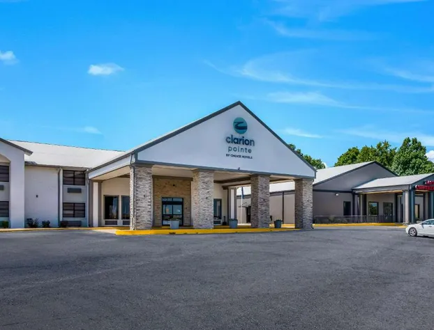 Clarion Pointe Marshall hotel detail image 1