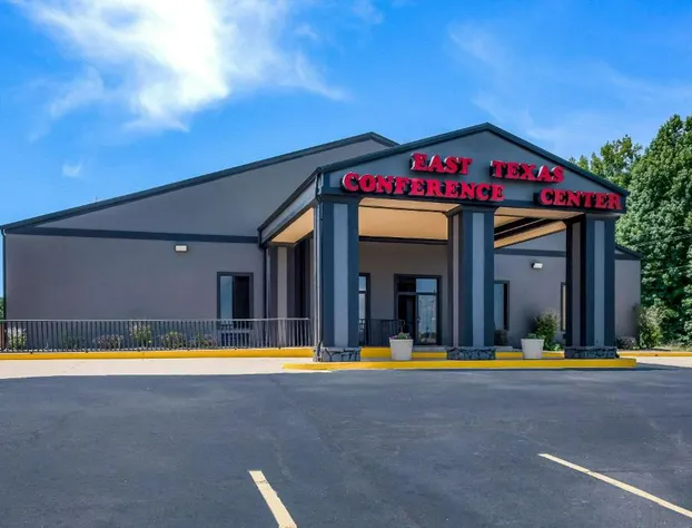 Clarion Pointe Marshall hotel detail image 2