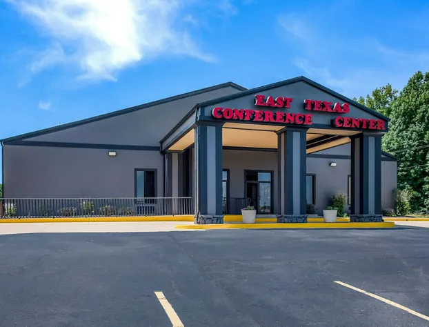 Clarion Pointe Marshall hotel detail image 2