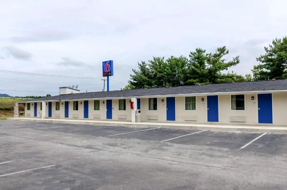 Motel 6 Troutville, VA hotel hero