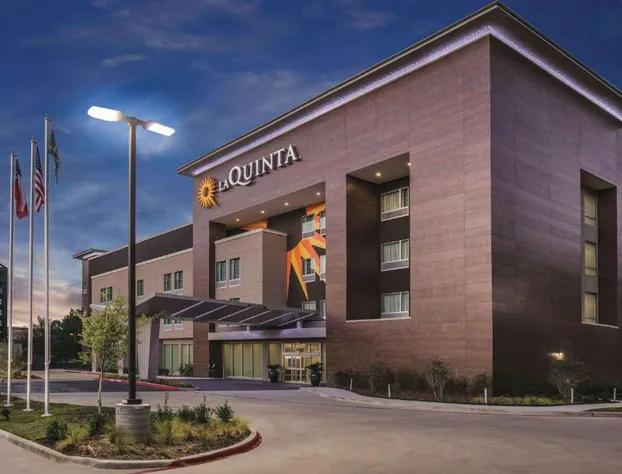 La Quinta Inn & Suites by Wyndham Dallas - Richardson hotel detail image 1