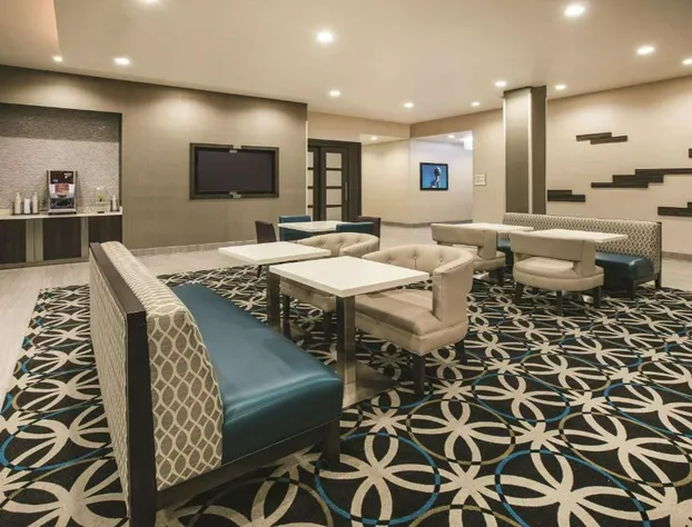 La Quinta Inn & Suites by Wyndham Dallas - Richardson hotel detail image 2