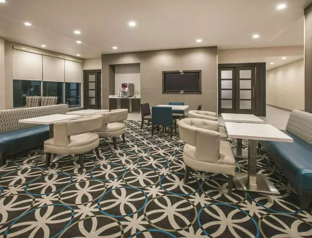 La Quinta Inn & Suites by Wyndham Dallas - Richardson hotel detail image 3