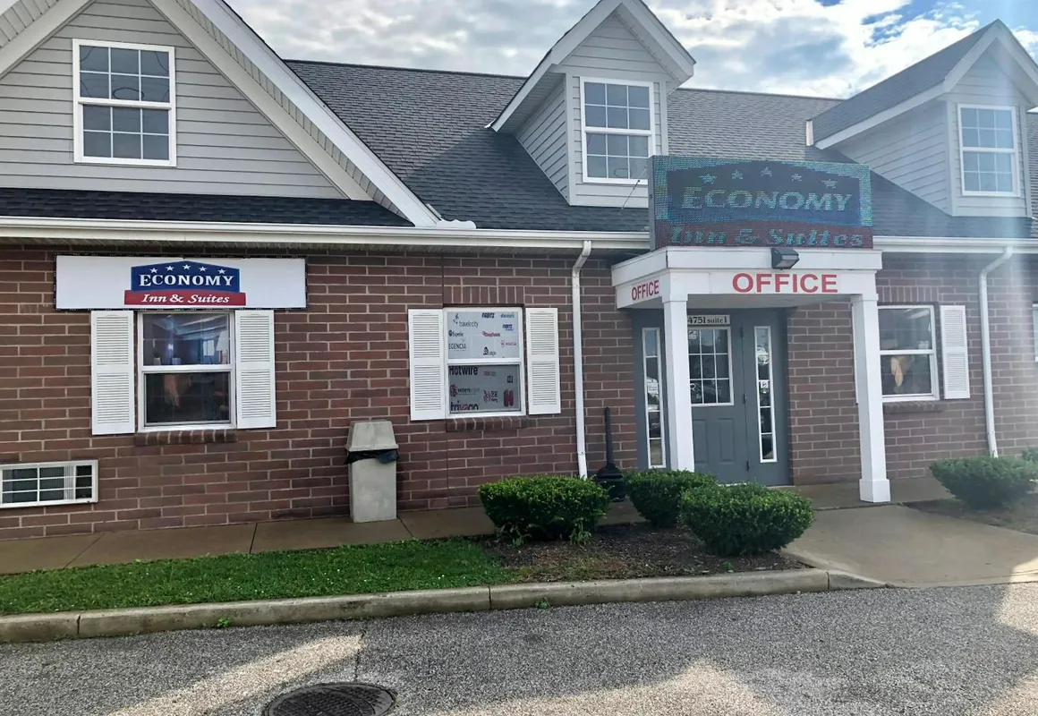 Economy Inn North Randall hotel hero