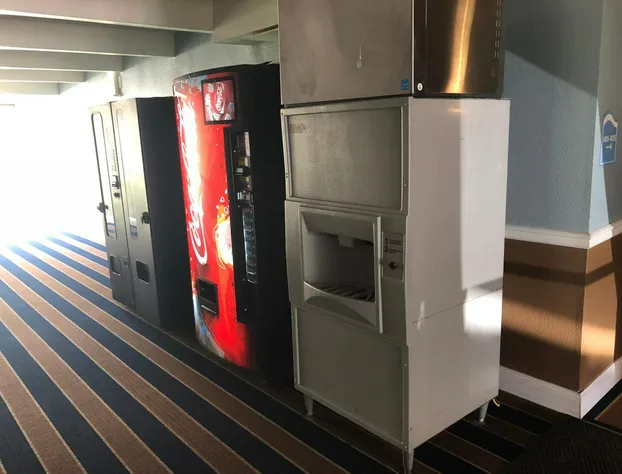 Economy Inn North Randall hotel detail image 3