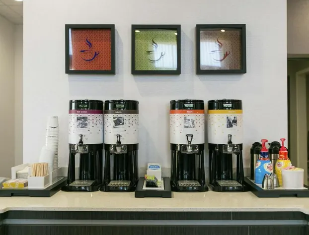 Hampton Inn & Suites Stroud hotel detail image 1