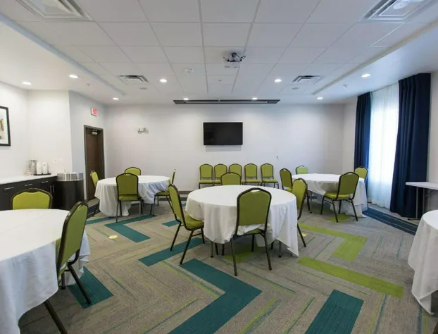 Hampton Inn & Suites Stroud hotel detail image 2