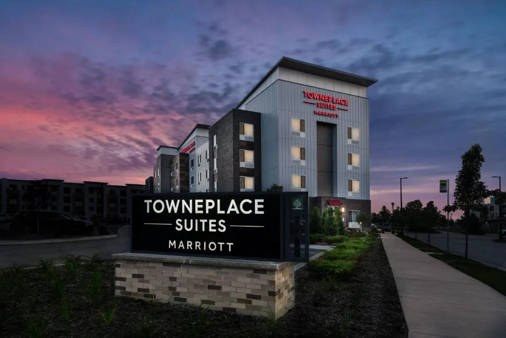 TownePlace Suites by Marriott Milwaukee Oak Creek hotel hero