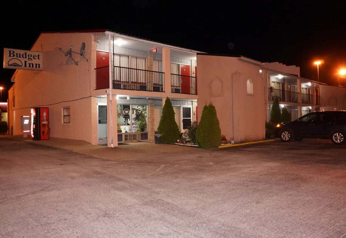 Budget Inn hotel hero