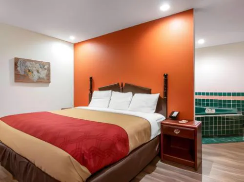 Econo Lodge Franklin hotel detail image 1