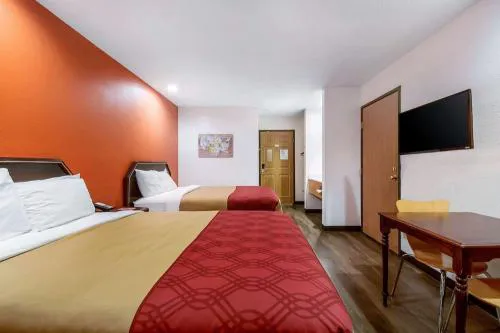 Econo Lodge Franklin hotel detail image 4
