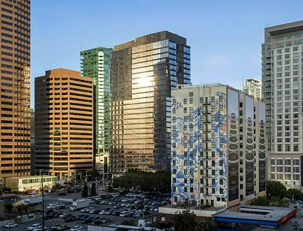 Courtyard Los Angeles L.A. LIVE hotel detail image 2