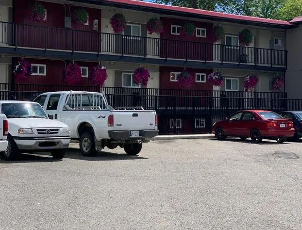 Okanagan Royal Park Inn by Elevate Rooms hotel detail image 1