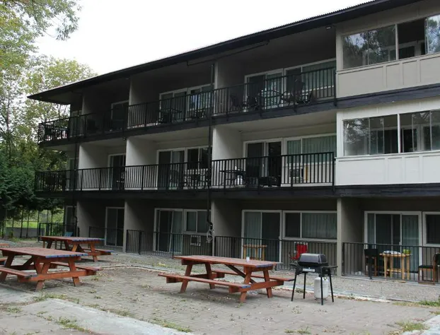 Okanagan Royal Park Inn by Elevate Rooms hotel detail image 4