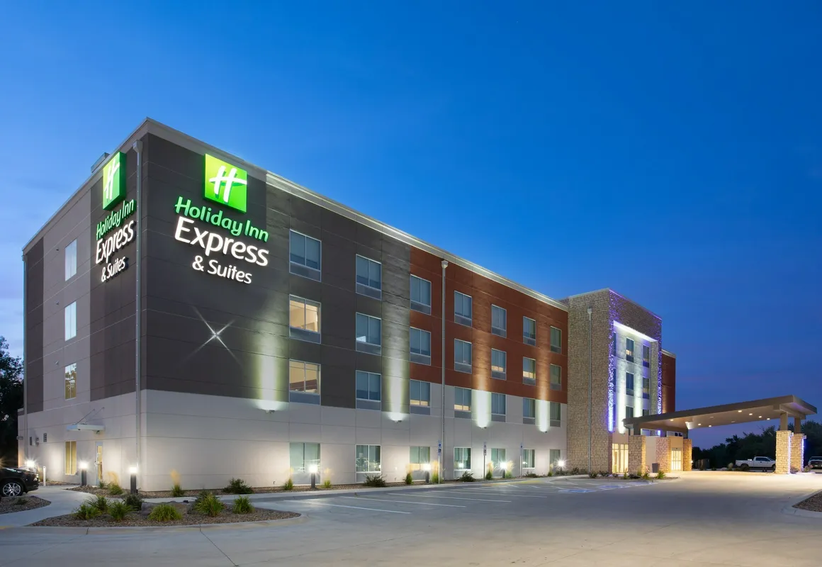 Holiday Inn Express & Suites Sterling by IHG hotel hero
