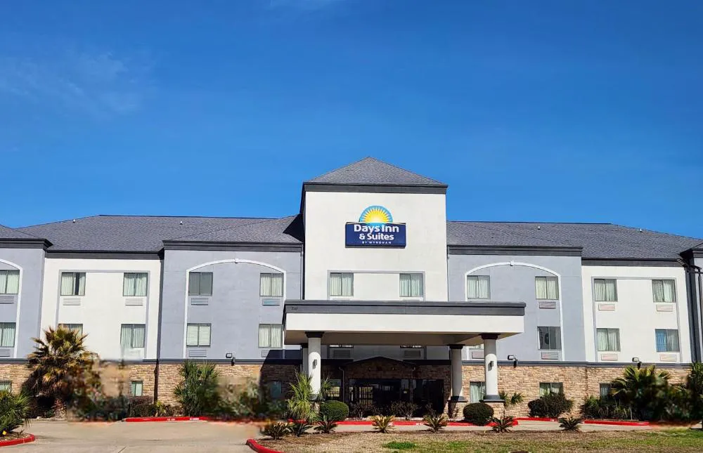 Days Inn & Suites by Wyndham Houston / West Energy Corridor hotel hero