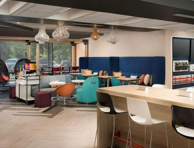 Tru by Hilton McDonough hotel detail image 4