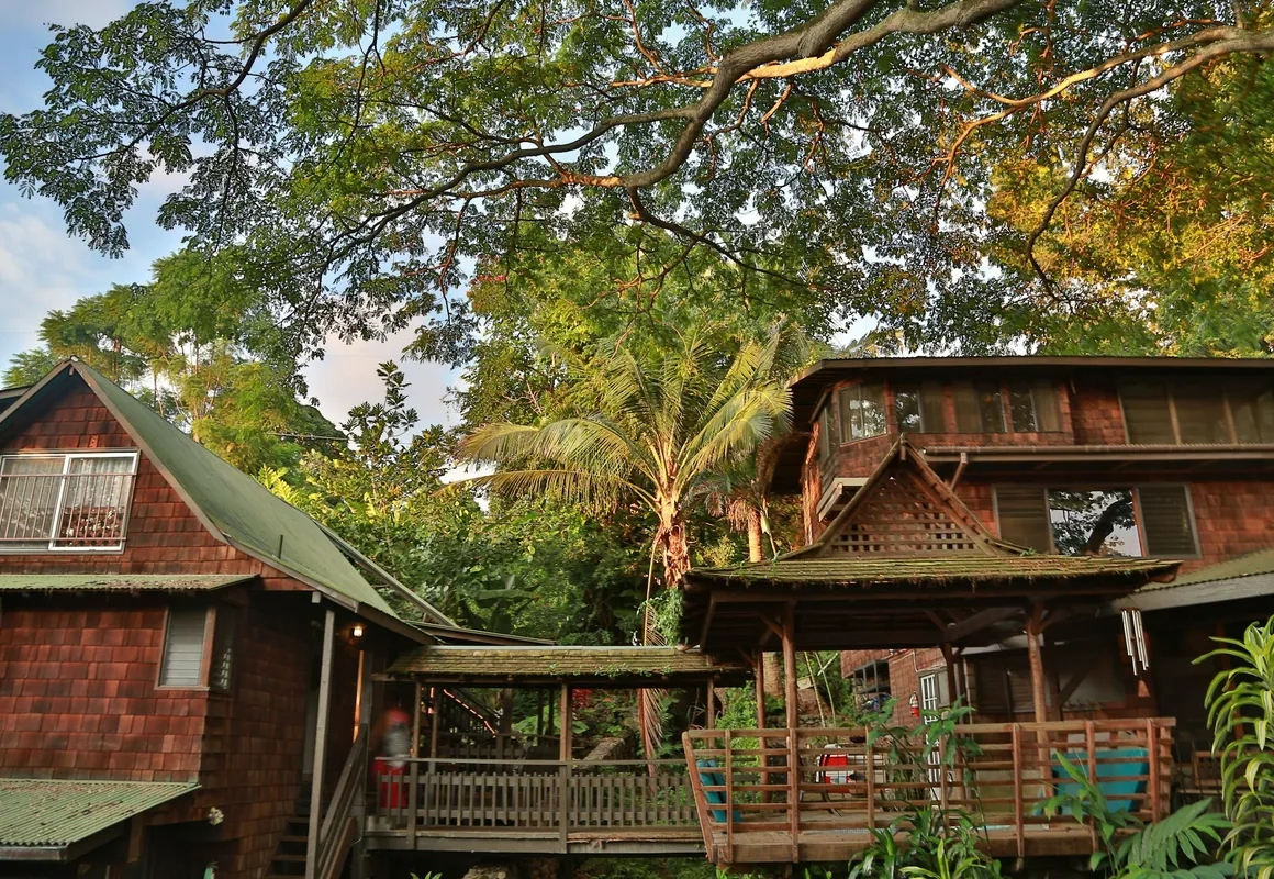 Hale Maluhia Country Inn hotel hero