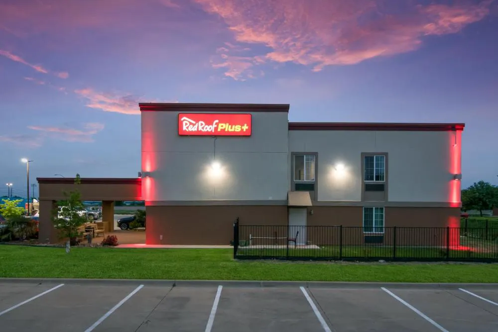 Red Roof Inn PLUS+ Fort Worth - Burleson hotel hero