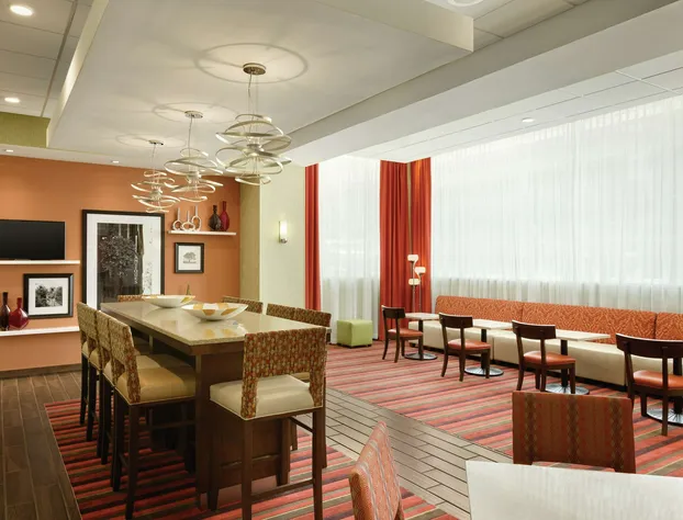 Hampton Inn St. Albans hotel detail image 3