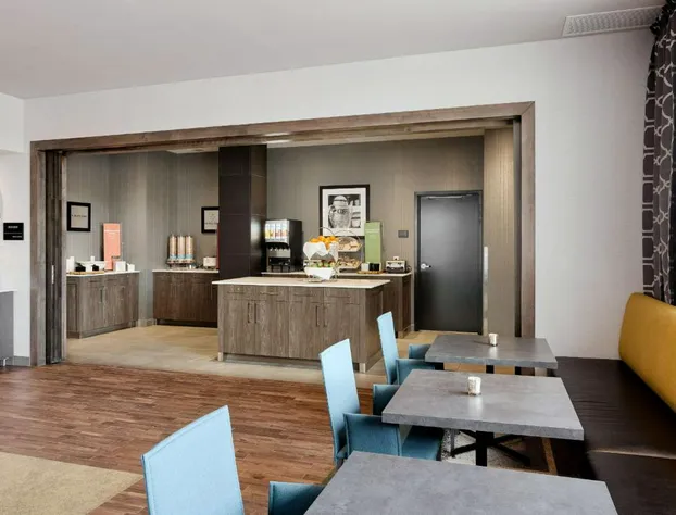 Hampton Inn & Suites by Hilton Quebec City Levis hotel detail image 2