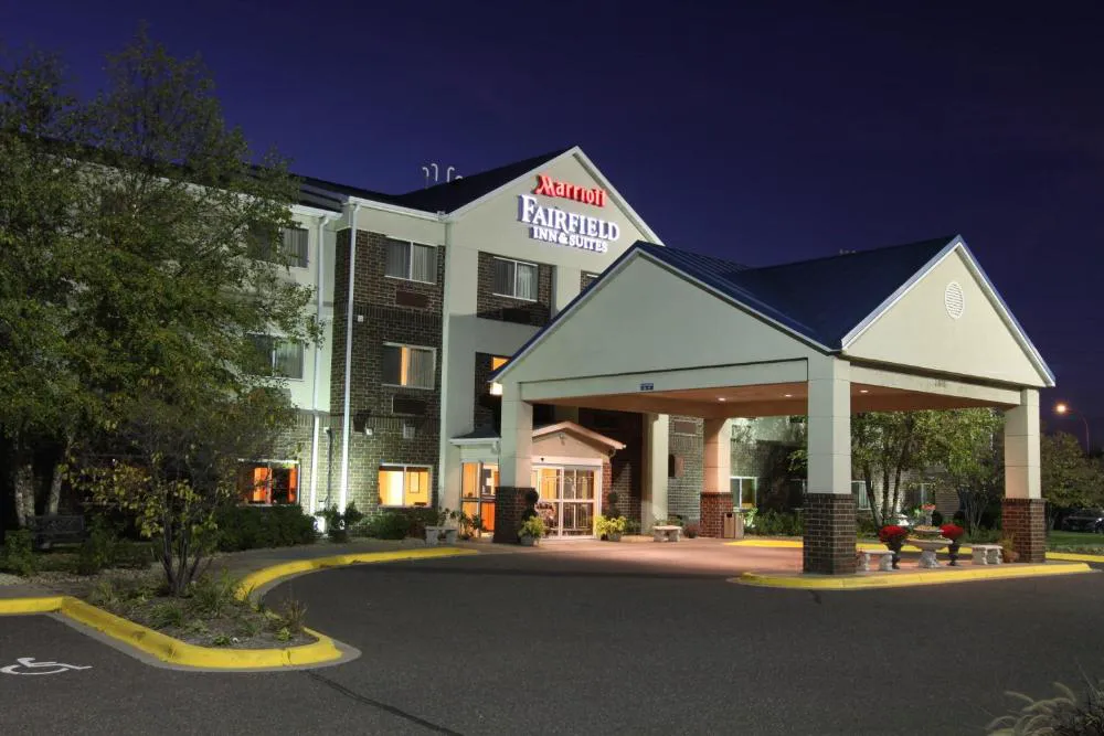 Fairfield Inn & Suites Minneapolis St. Paul / Roseville hotel hero