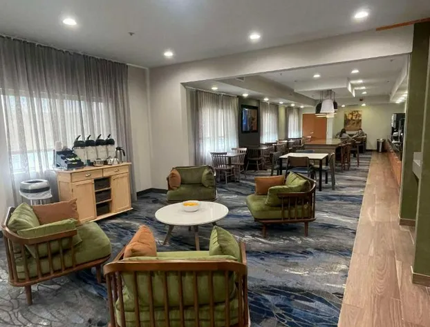 Fairfield Inn & Suites Minneapolis St. Paul / Roseville hotel detail image 4