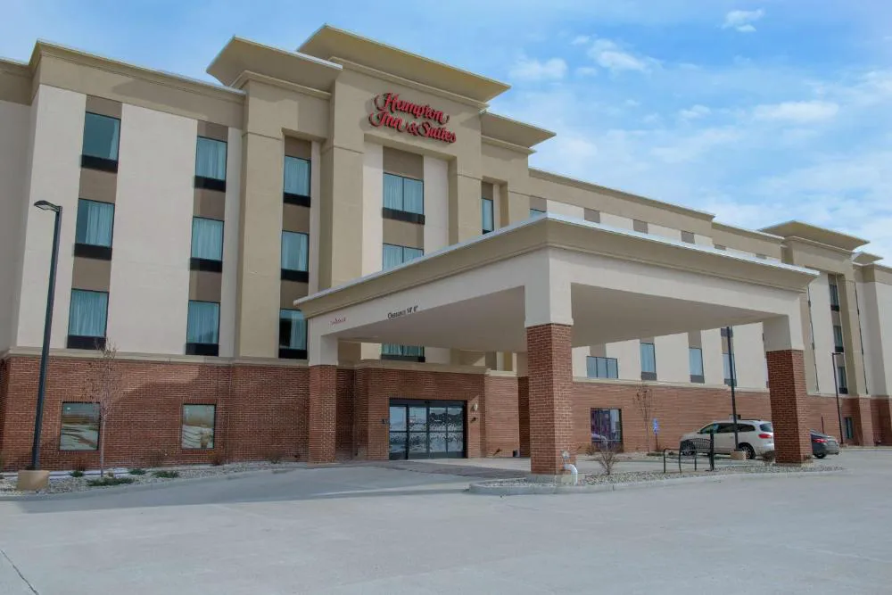 Hampton Inn & Suites Bay City hotel hero