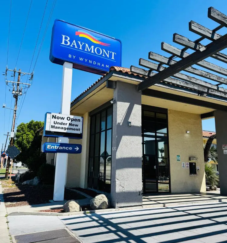 Baymont by Wyndham Bakersfield hotel hero