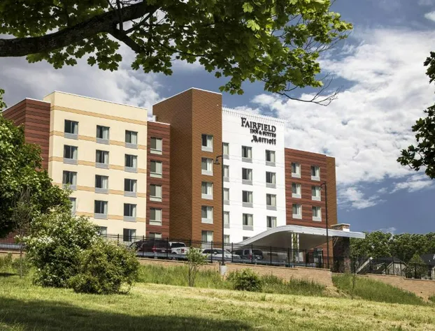 Fairfield Inn & Suites by Marriott Pittsburgh North/McCandless Crossing hotel detail image 1