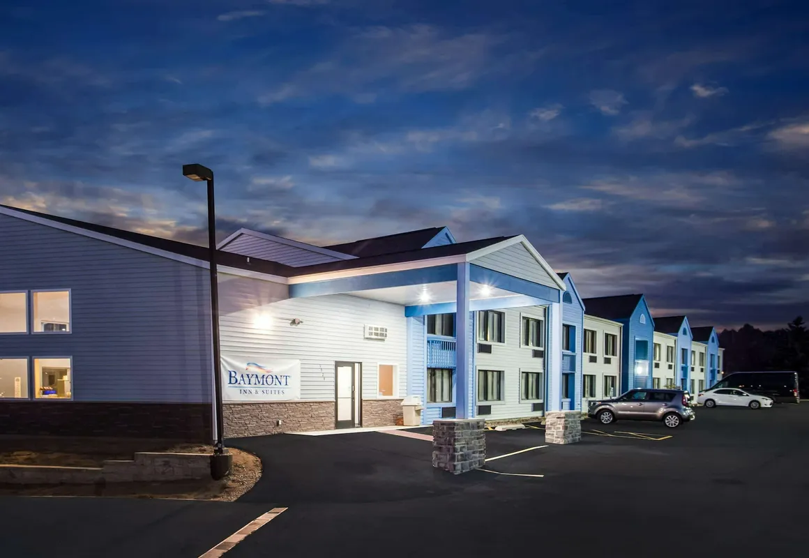 Baymont by Wyndham Appleton hotel hero