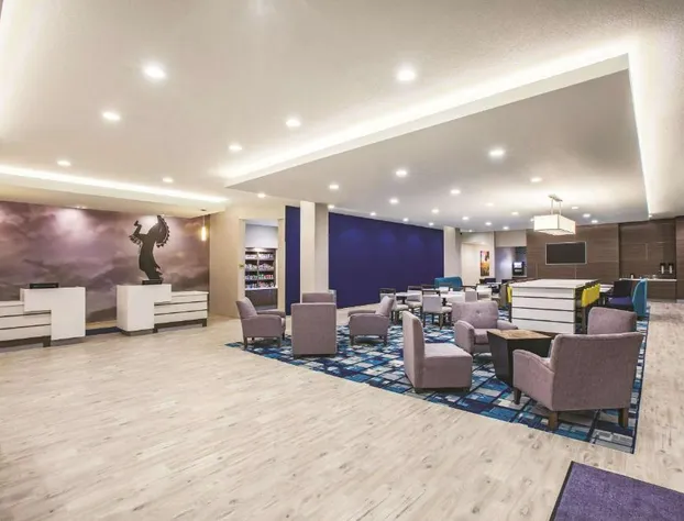 La Quinta Inn & Suites by Wyndham Wichita Northeast hotel detail image 3