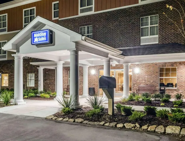 MainStay Suites Hackberry Sportsman's Lodge hotel detail image 4