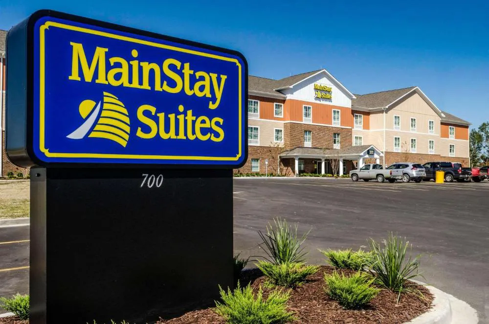 MainStay Suites Hackberry Sportsman's Lodge hotel hero