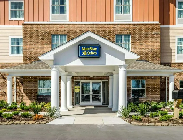 MainStay Suites Hackberry Sportsman's Lodge hotel detail image 4