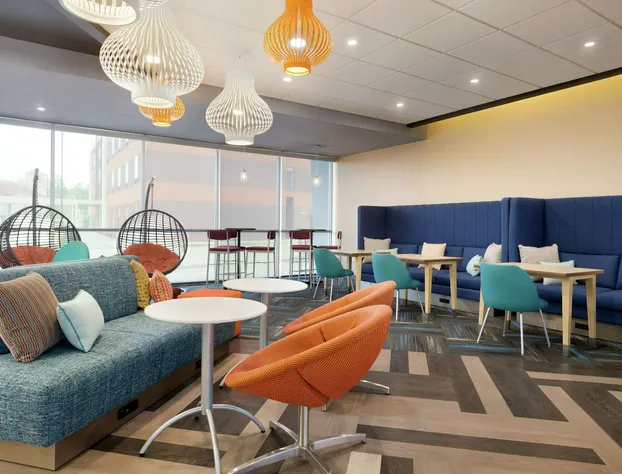 Tru By Hilton Lake Charles hotel detail image 3